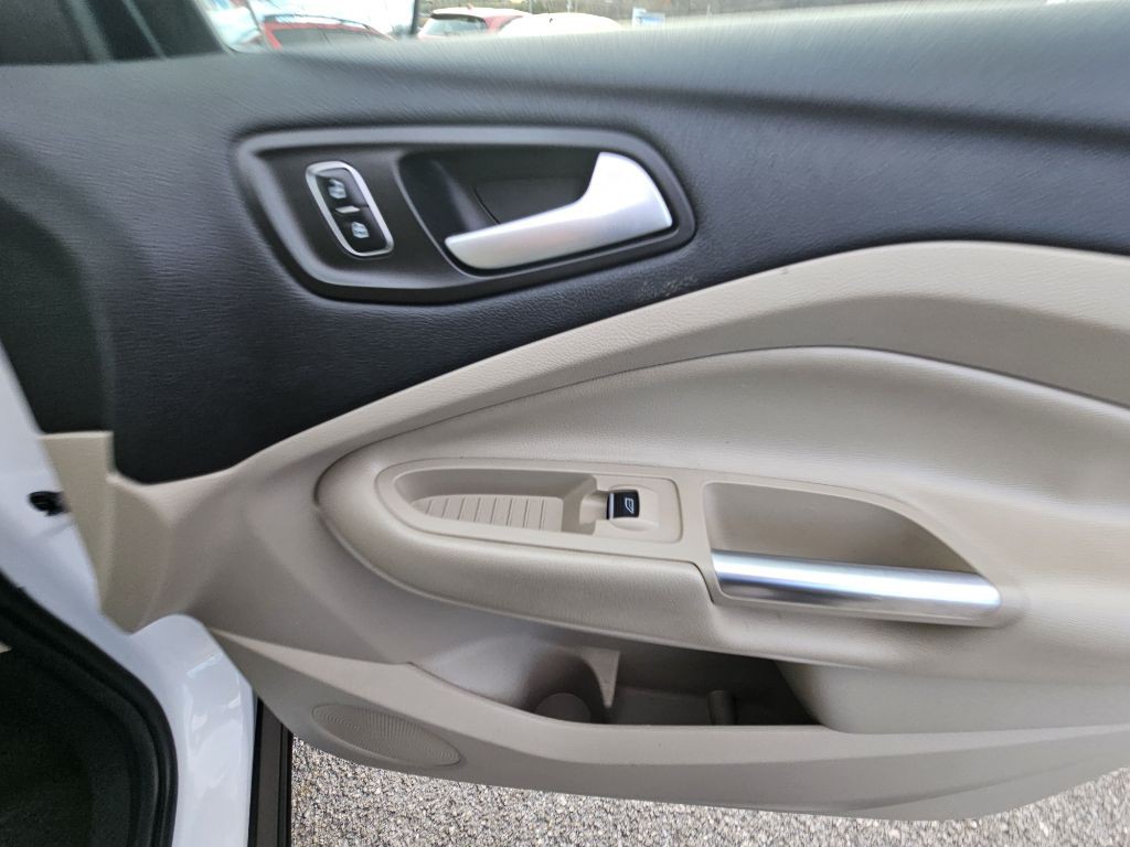 2017 Ford Escape Image 17