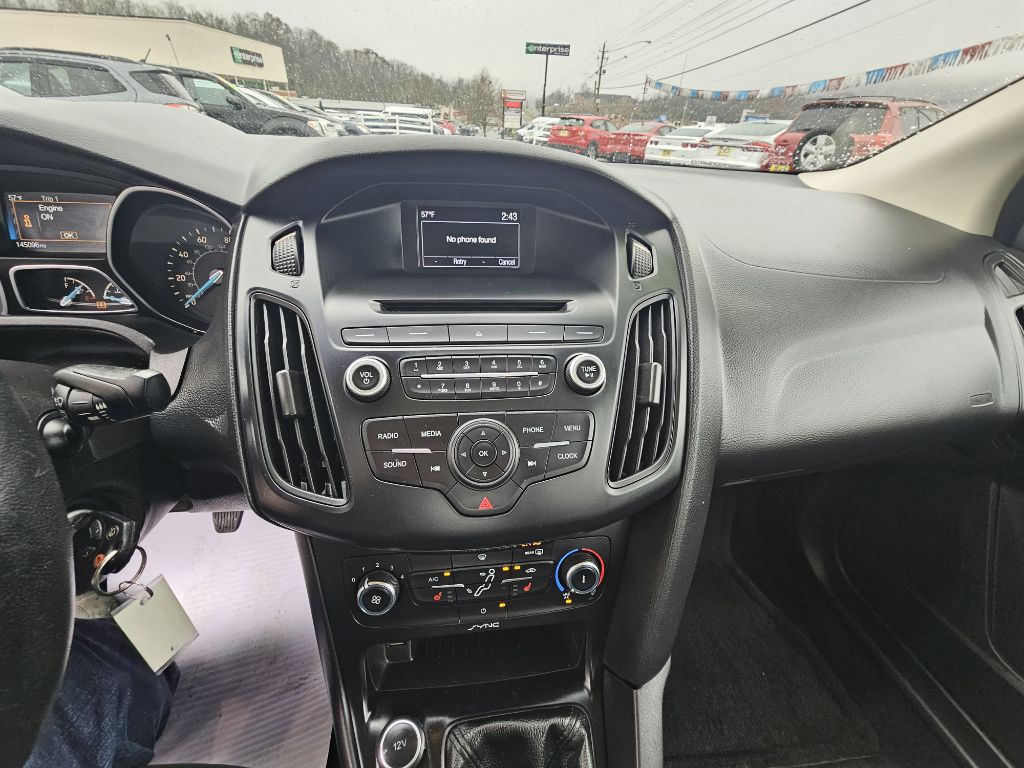 2015 Ford Focus Image 12