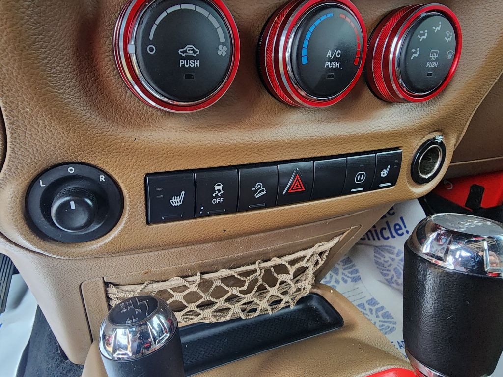 2011 Jeep Wrangler Unlimited Image 14