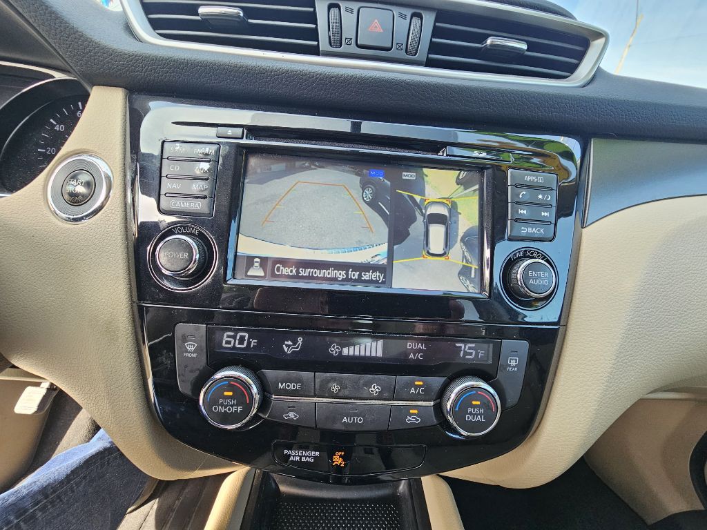 2016 Nissan Rogue Image 14