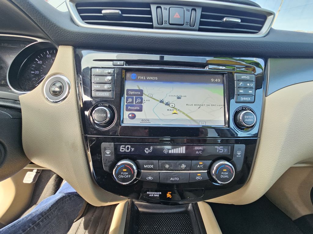 2016 Nissan Rogue Image 15