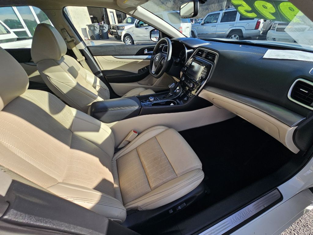 2016 Nissan Maxima Image 10