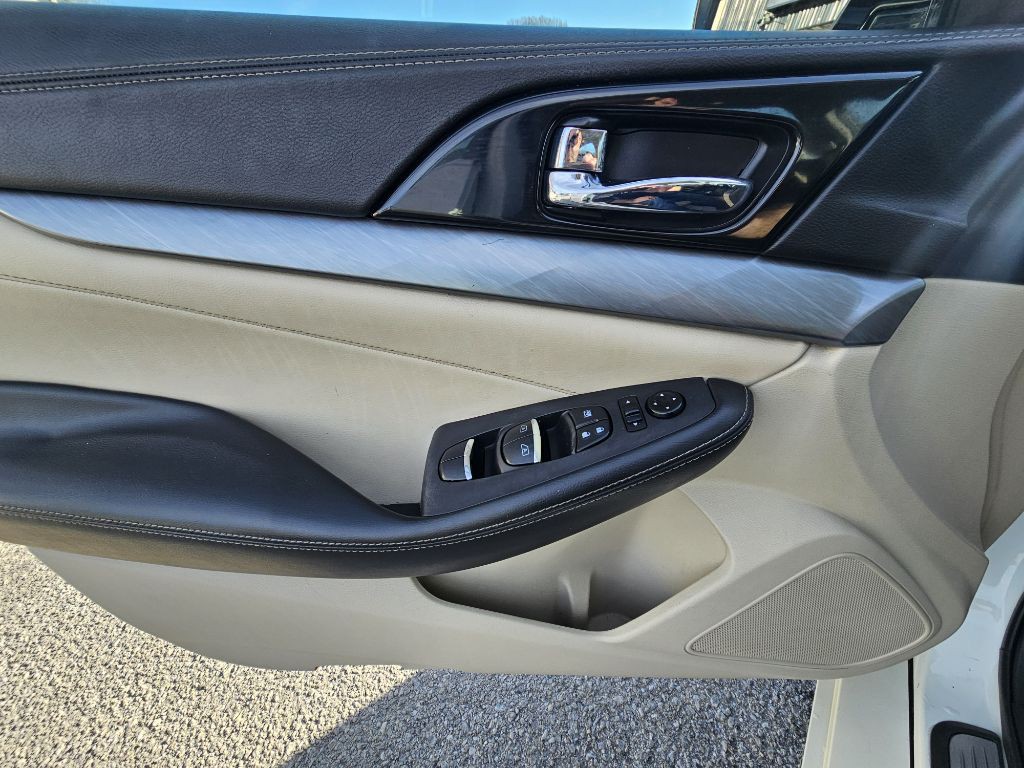 2016 Nissan Maxima Image 14