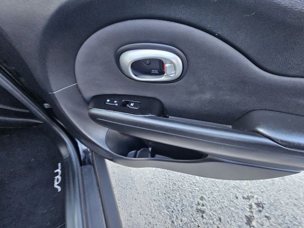2014 Kia Soul Image 22