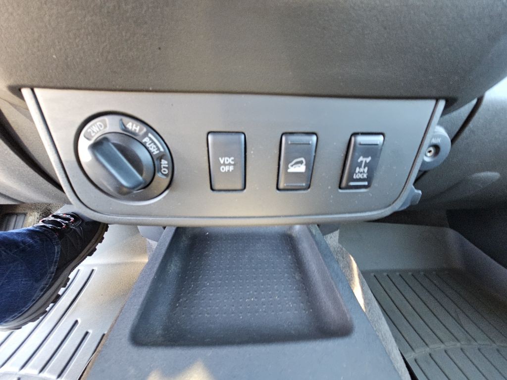 2011 Nissan Xterra Image 15