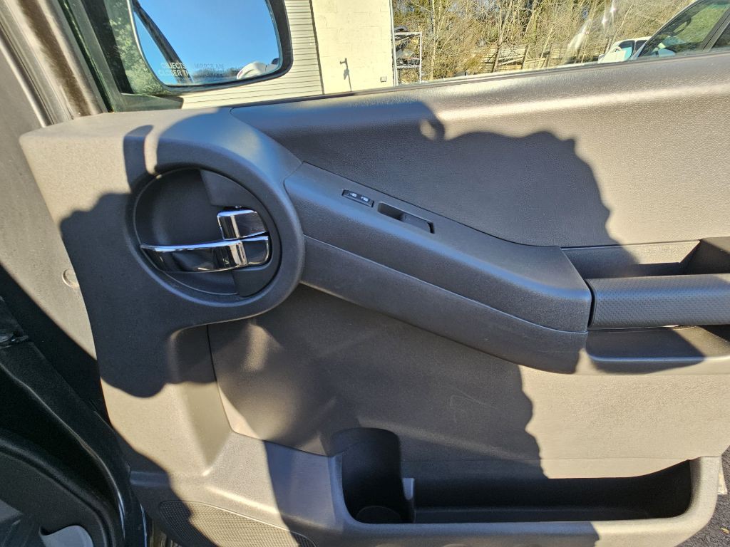 2011 Nissan Xterra Image 17