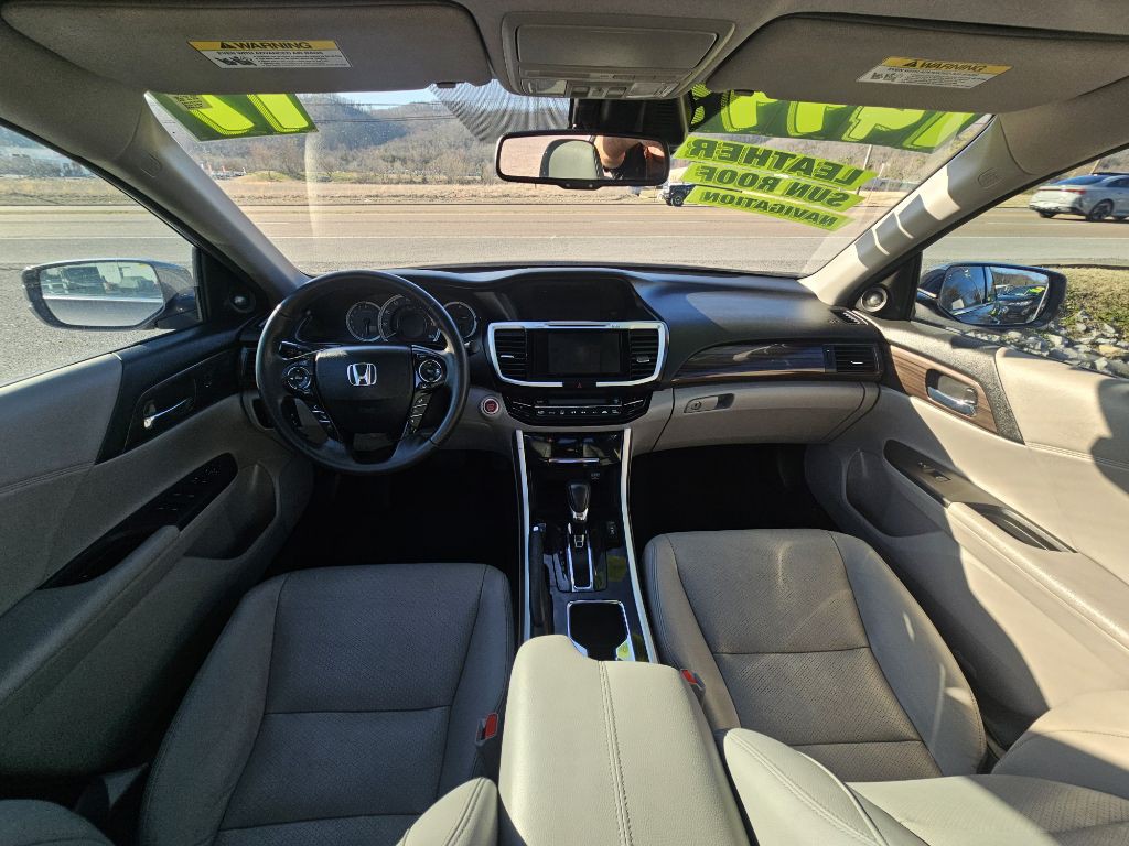 2017 Honda Accord Image 8