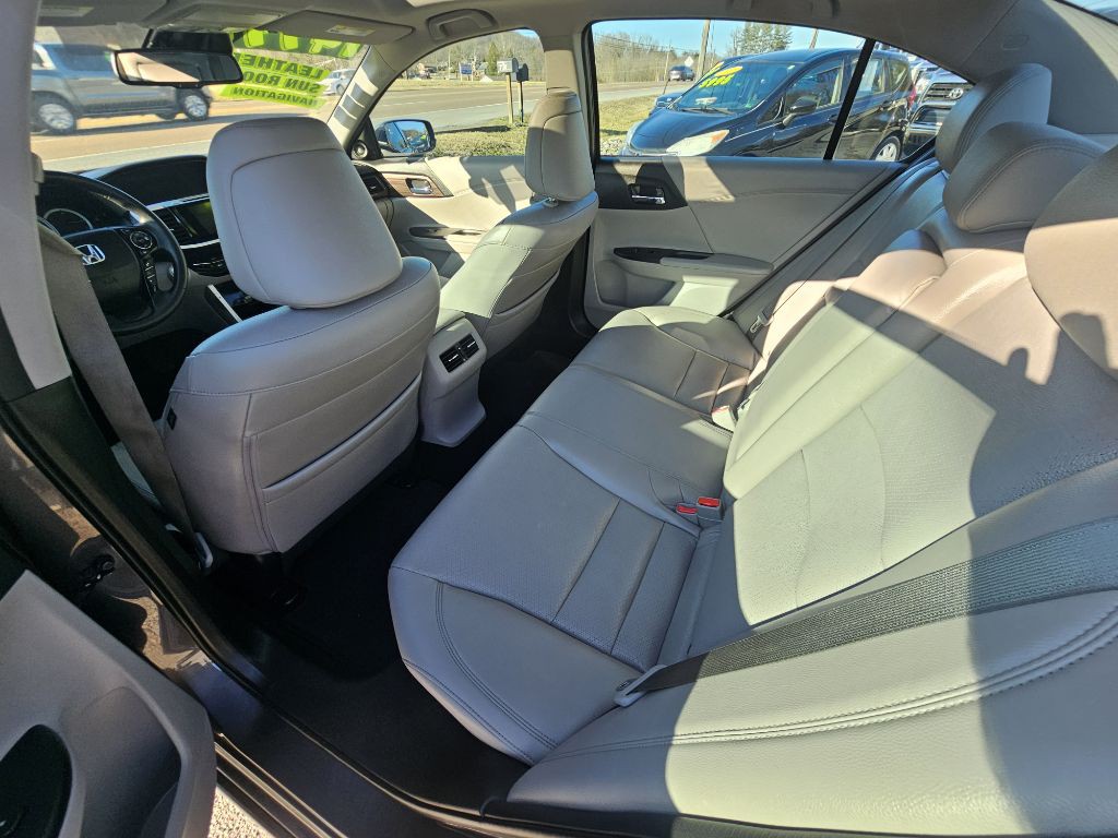 2017 Honda Accord Image 10