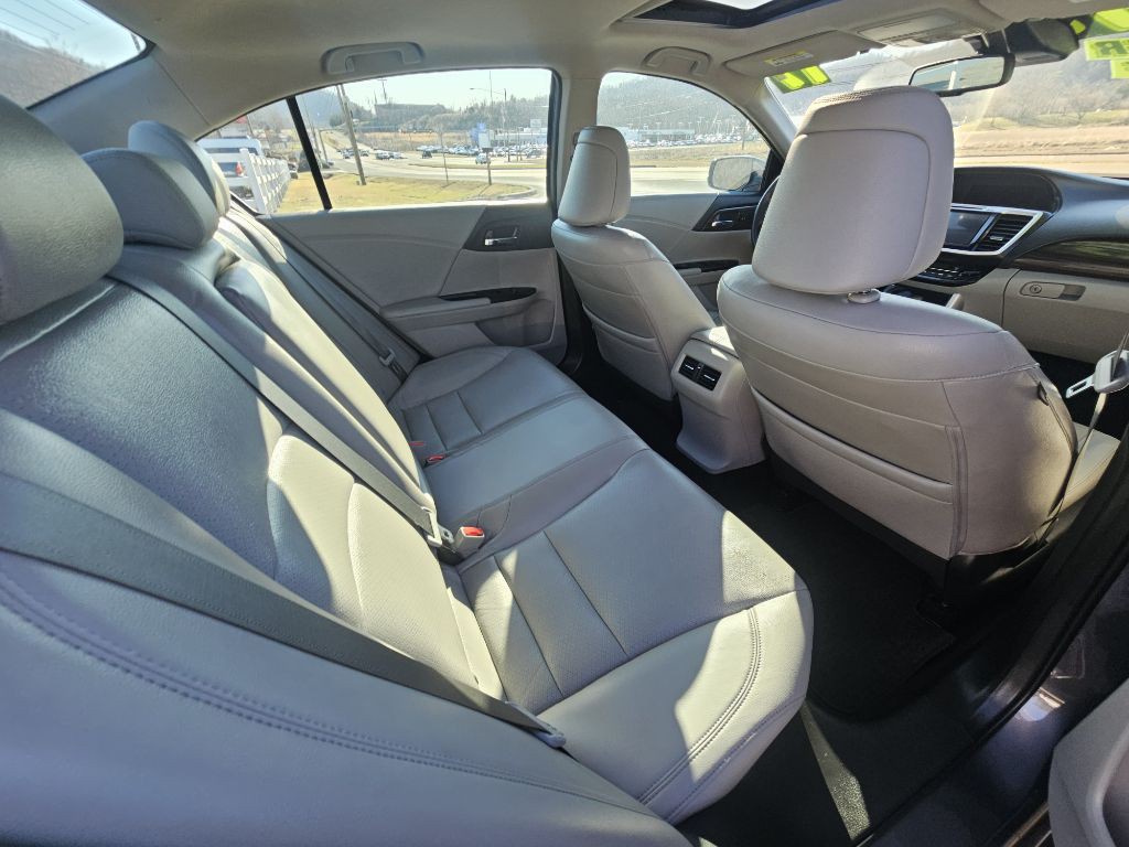 2017 Honda Accord Image 11