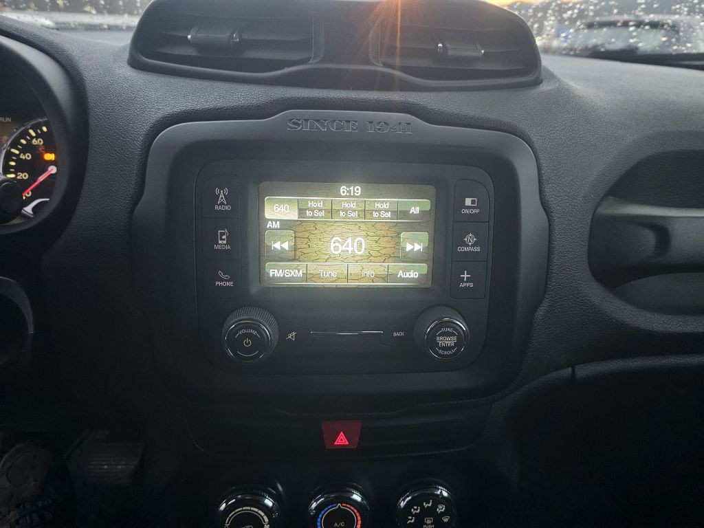 2016 Jeep Renegade Image 17