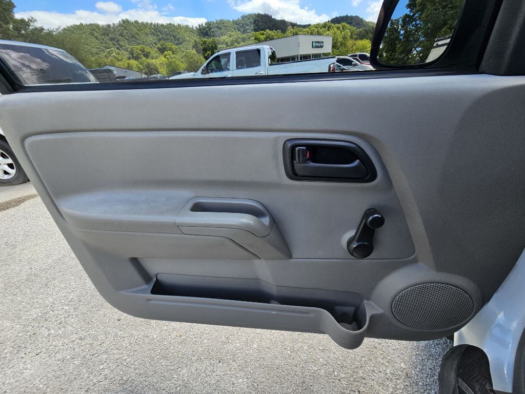 2005 Chevrolet Colorado Image 12