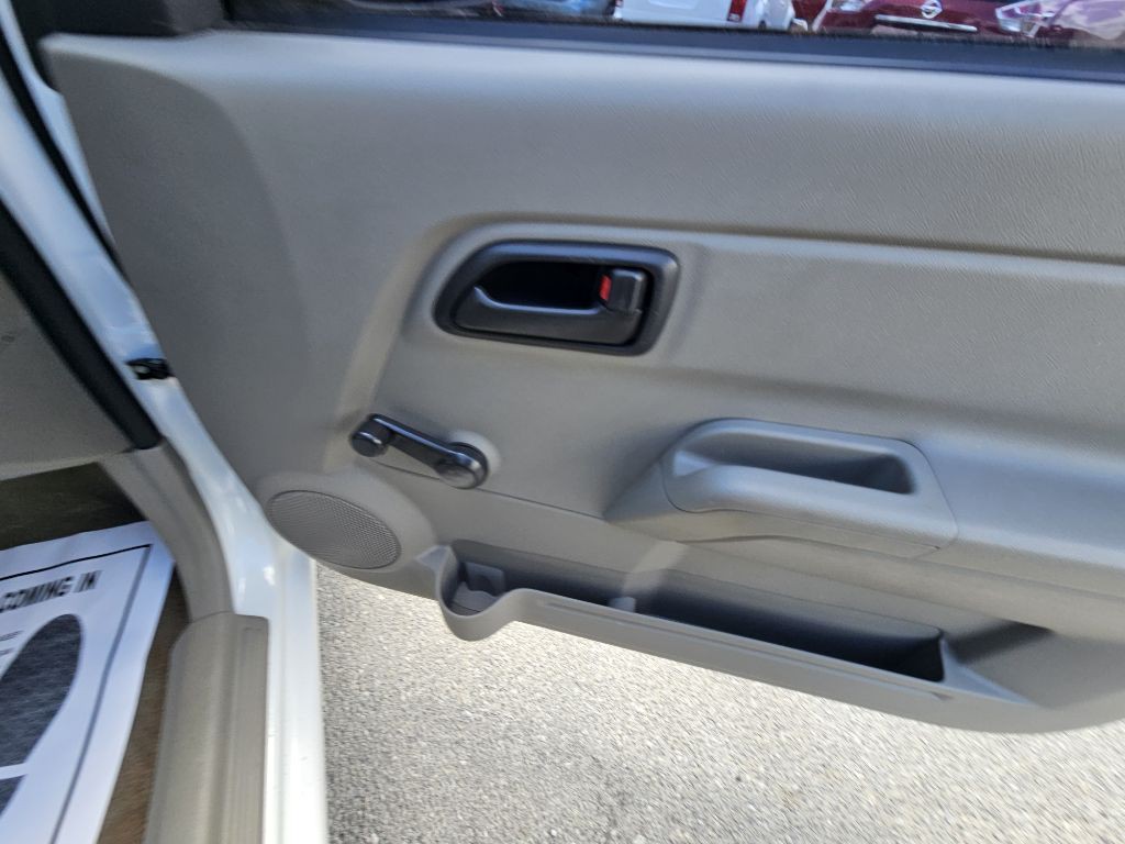 2005 Chevrolet Colorado Image 13
