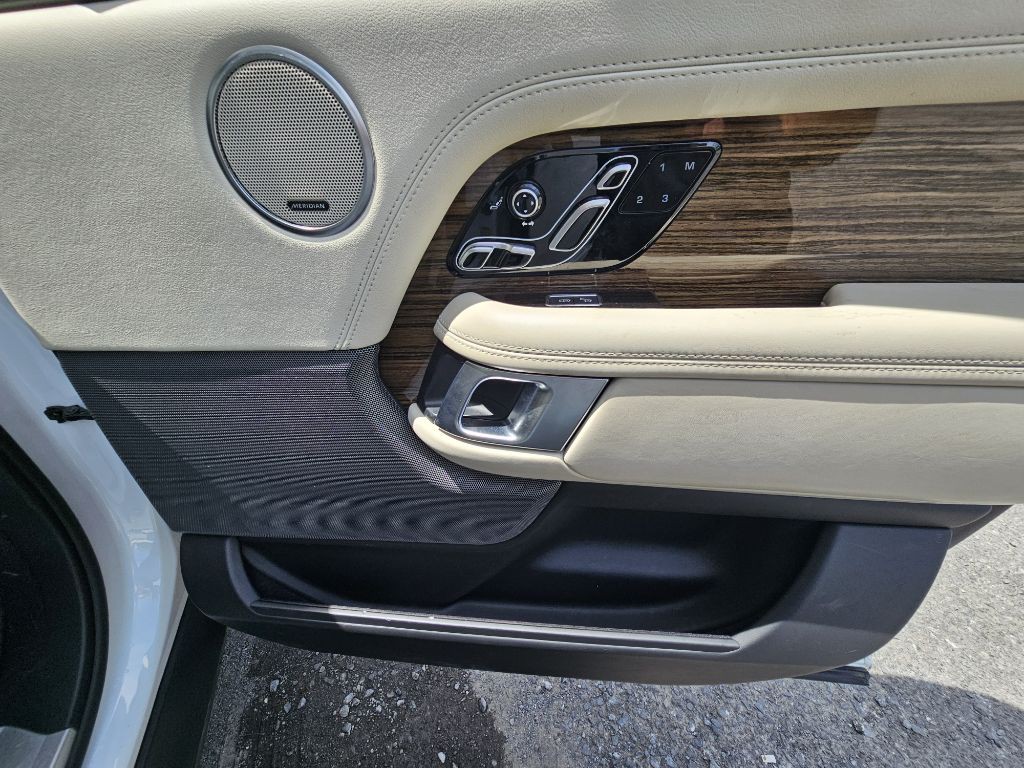 2019 Land Rover Range Rover Image 18