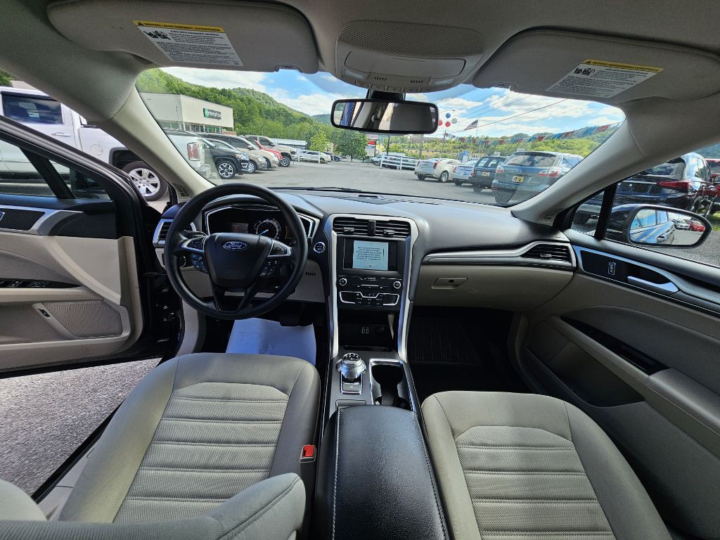 2020 Ford Fusion Image 8
