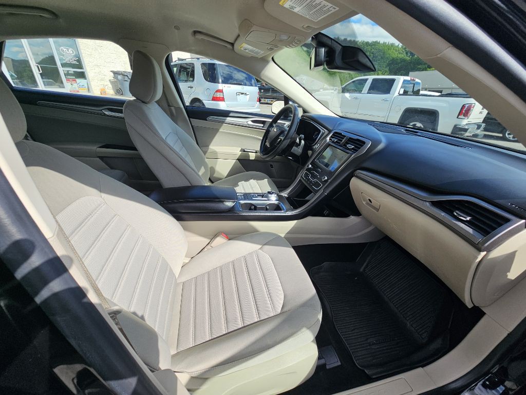 2020 Ford Fusion Image 9