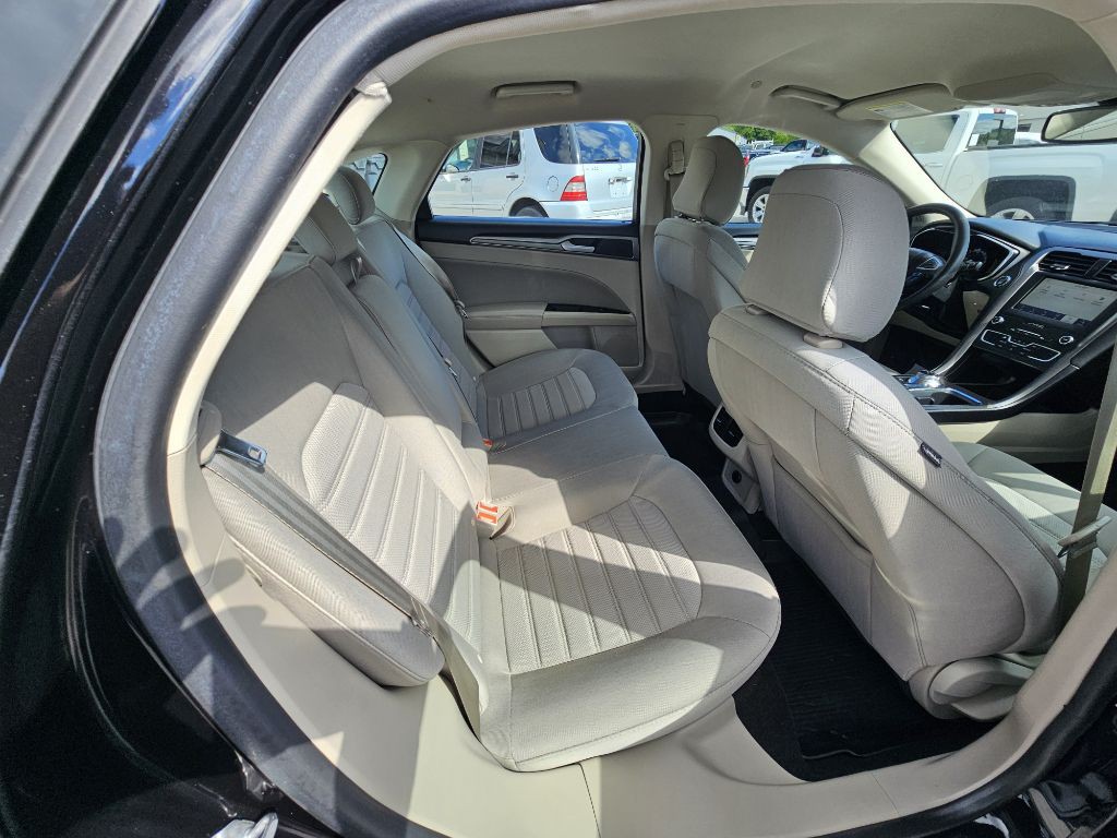2020 Ford Fusion Image 10