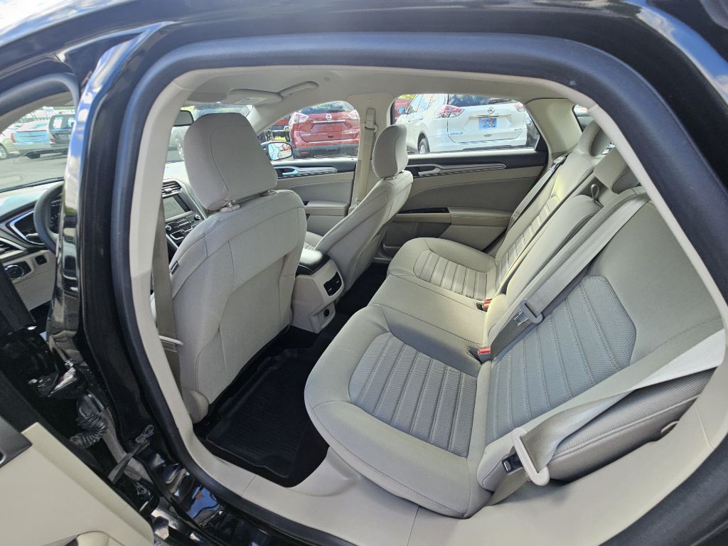 2020 Ford Fusion Image 11