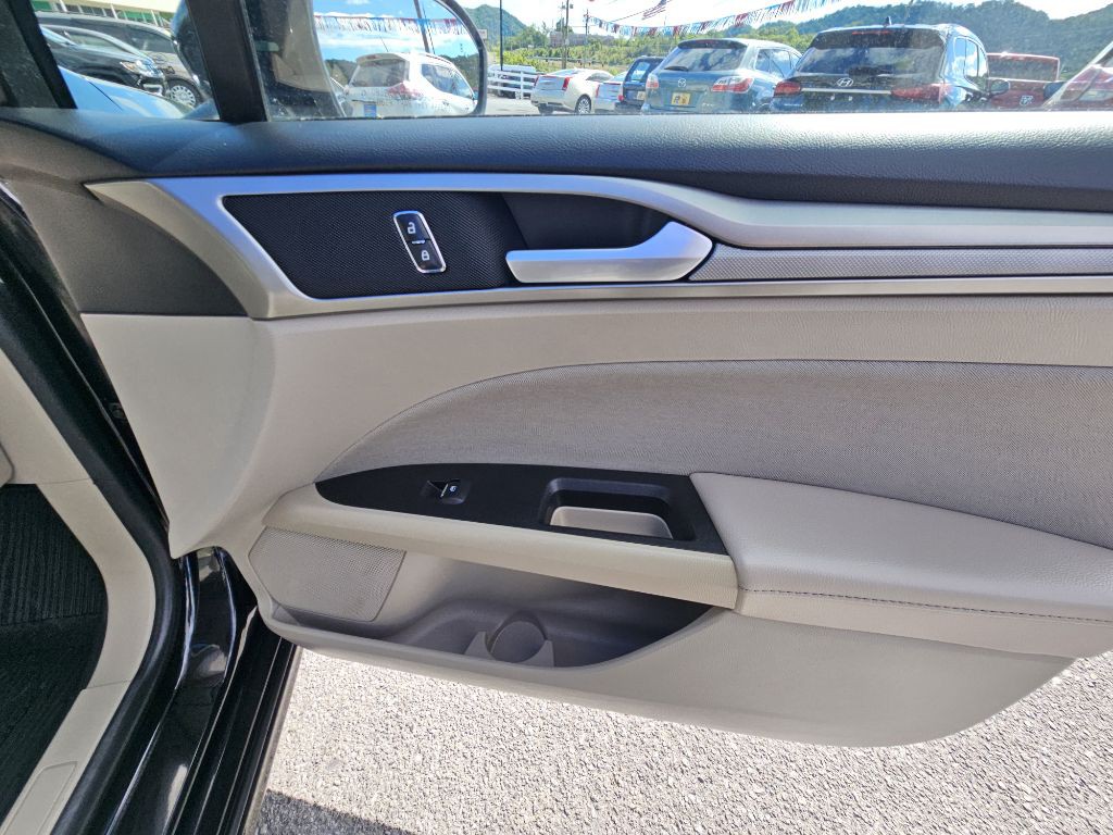 2020 Ford Fusion Image 17