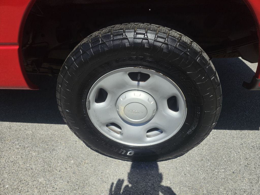 2005 Ford F-150 Image 10