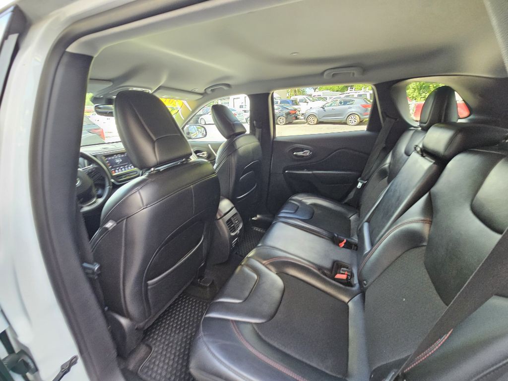 2019 Jeep Cherokee Image 10