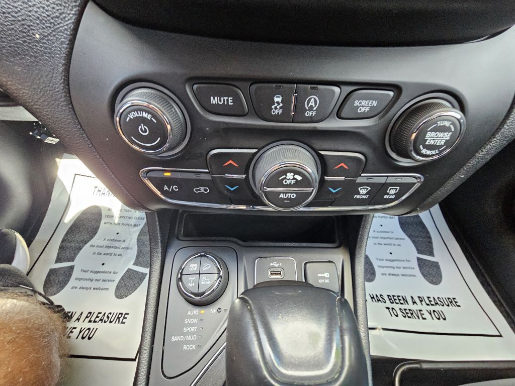 2019 Jeep Cherokee Image 13