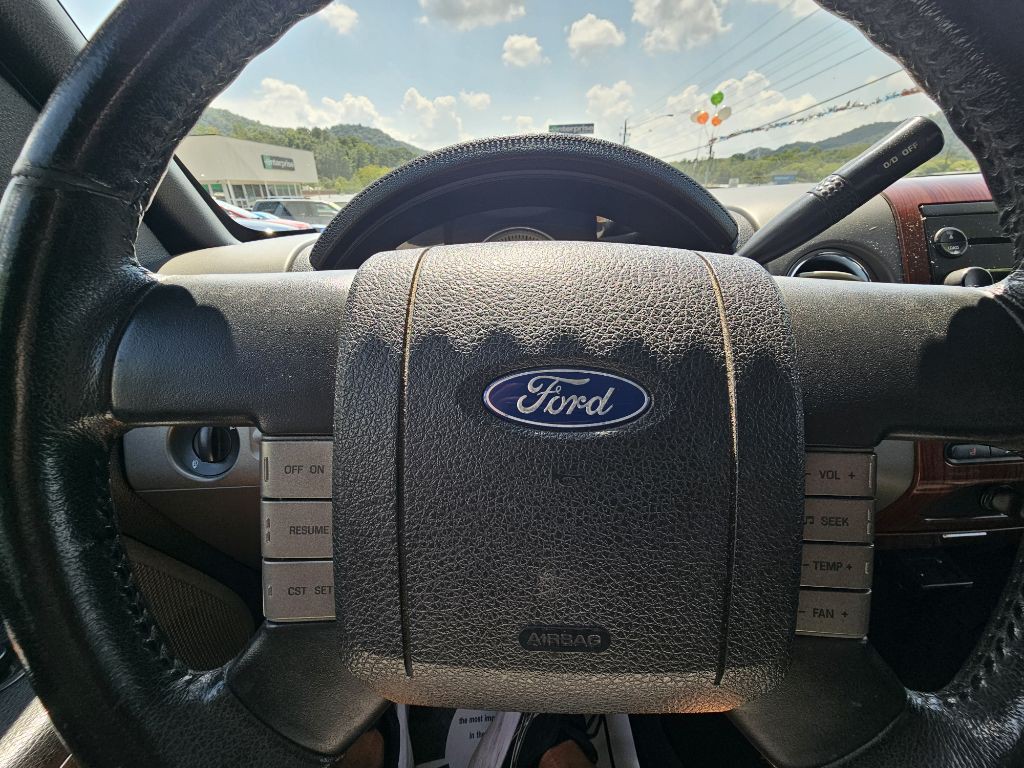 2005 Ford F-150 Image 11