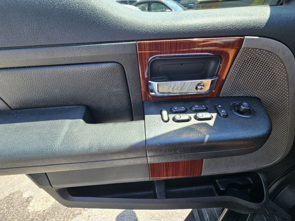 2005 Ford F-150 Image 13