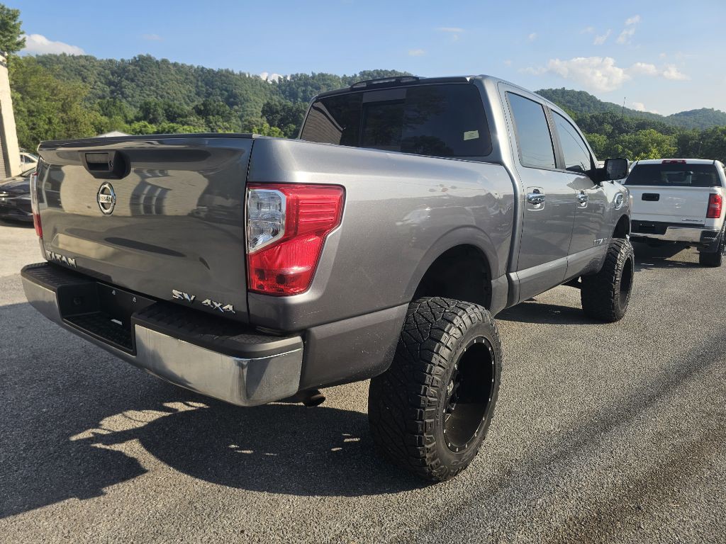 2017 Nissan Titan Image 4