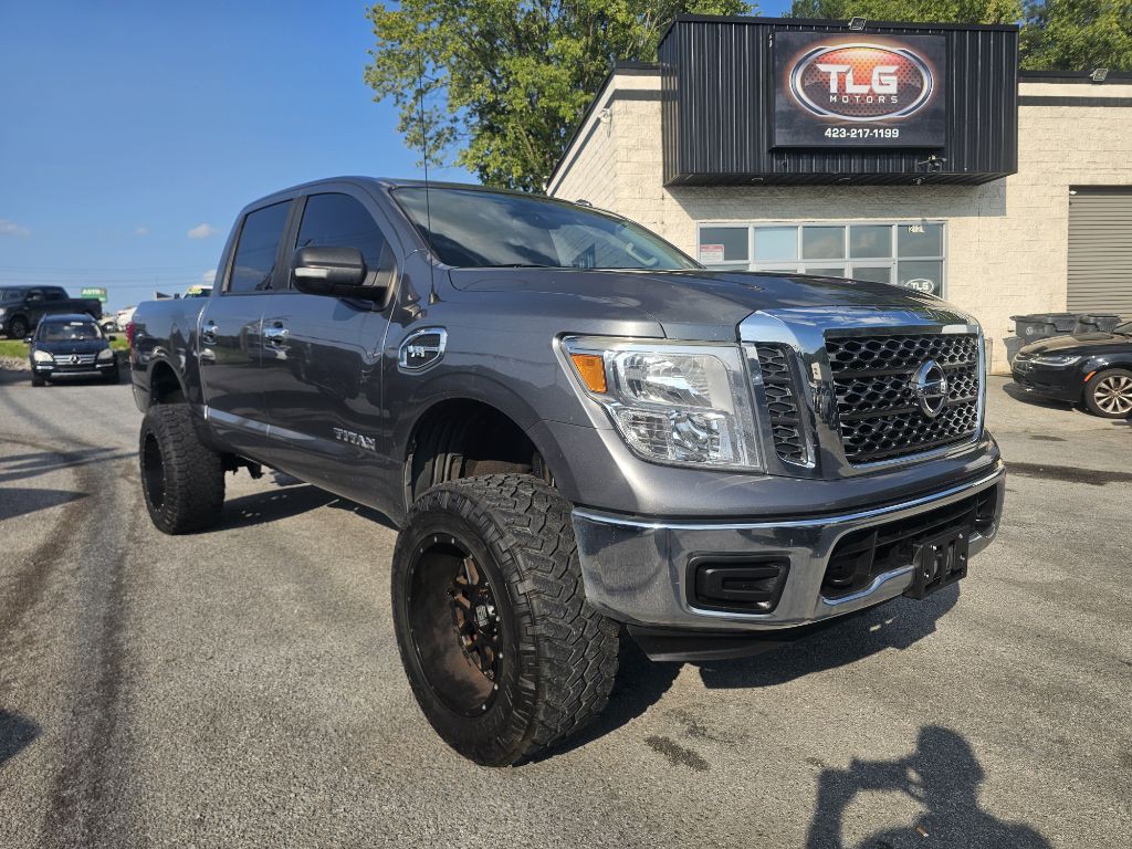 2017 Nissan Titan Image 3