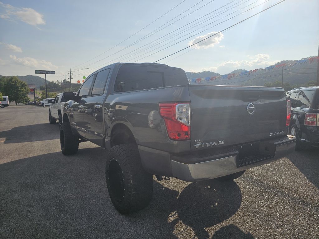 2017 Nissan Titan Image 6