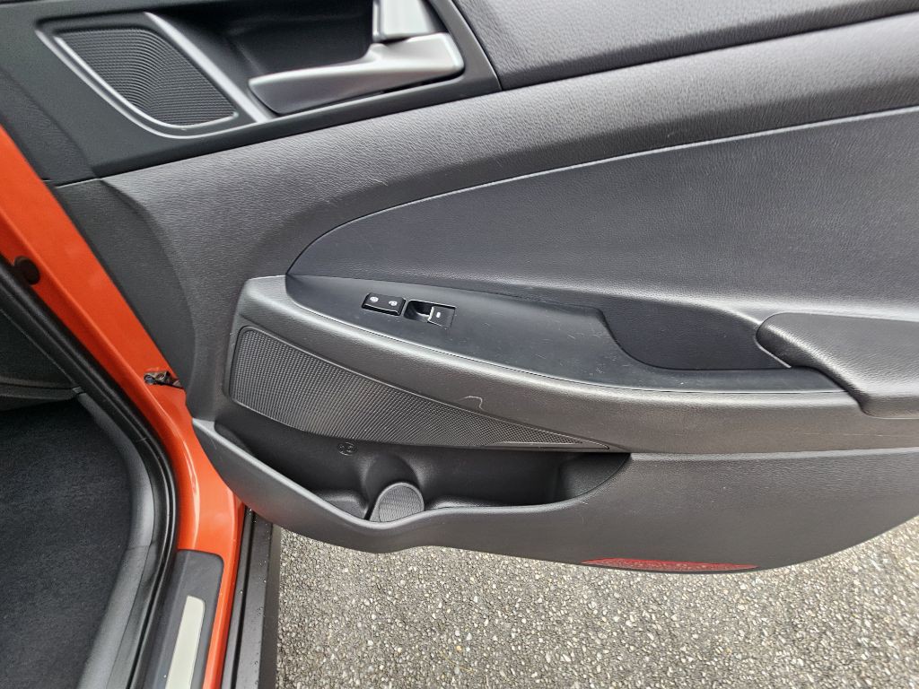 2016 Hyundai Tucson Image 16