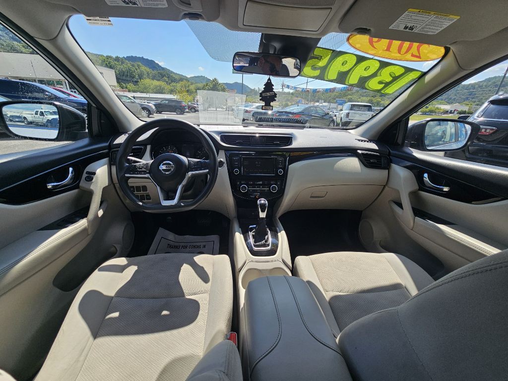 2019 Nissan Rogue Image 12