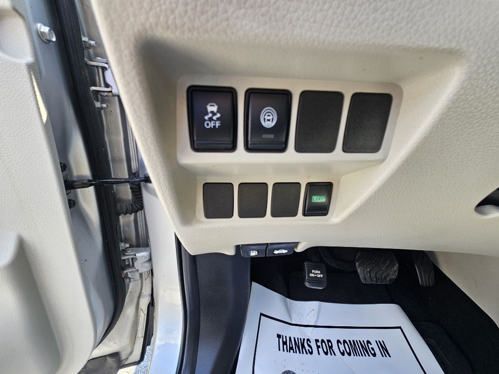 2019 Nissan Rogue Image 17