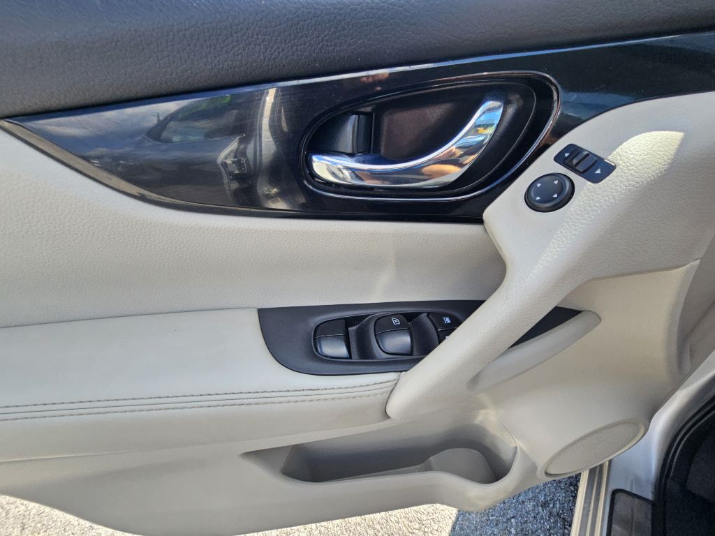 2019 Nissan Rogue Image 19