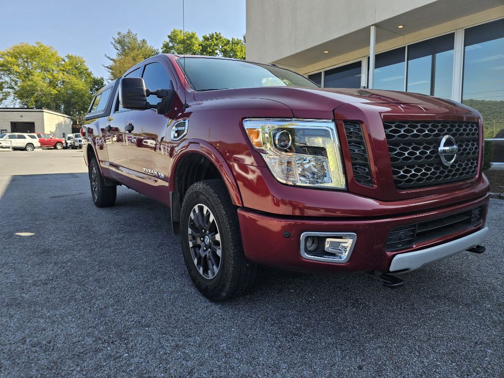 2019 Nissan Titan Image 3