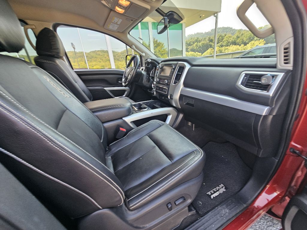 2019 Nissan Titan Image 9