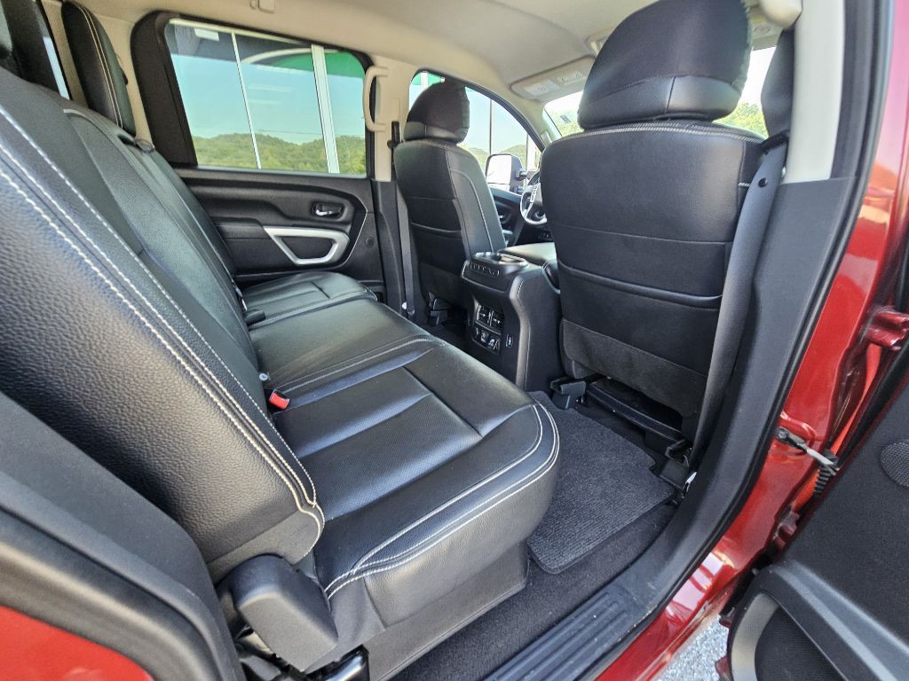2019 Nissan Titan Image 12