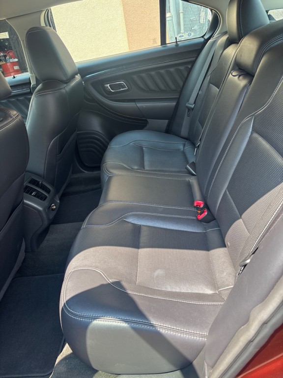 2012 Ford Taurus Image 7
