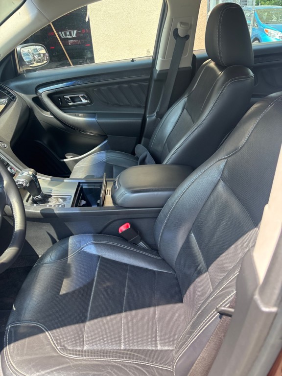 2012 Ford Taurus Image 9