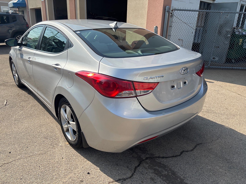 2013 Hyundai Elantra Image 6