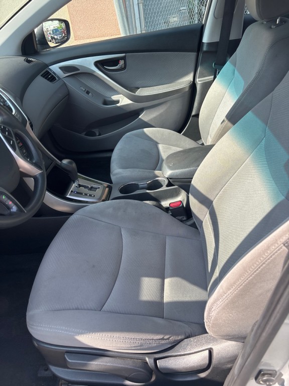 2013 Hyundai Elantra Image 9