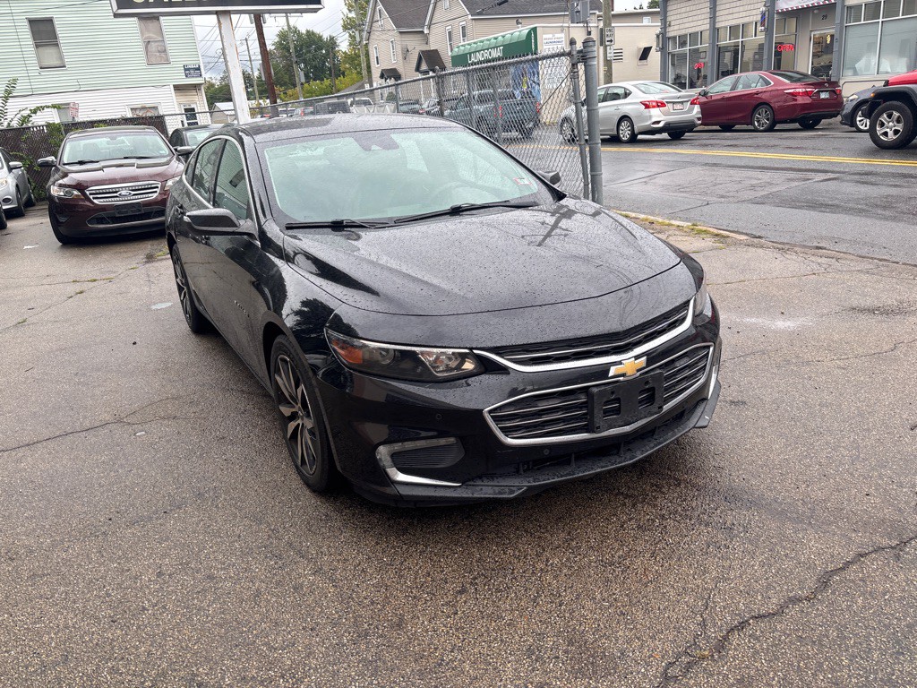 2016 Chevrolet Malibu Image 2