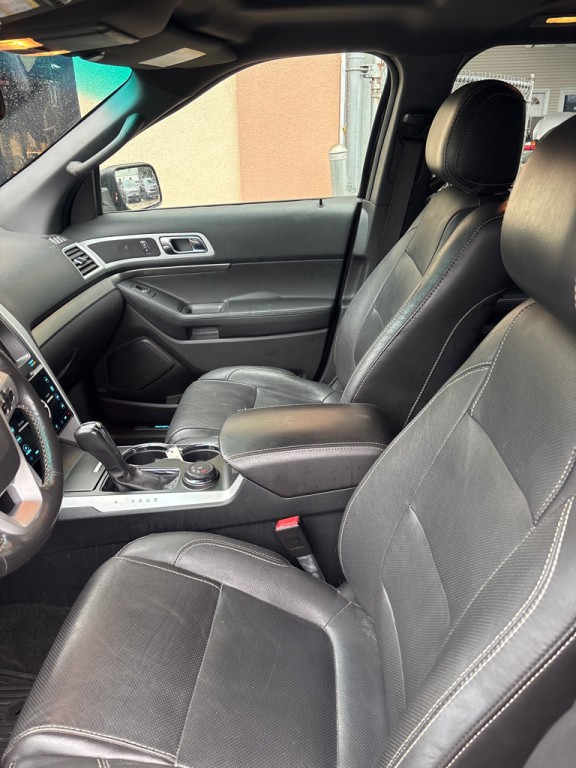 2015 Ford Explorer Image 8