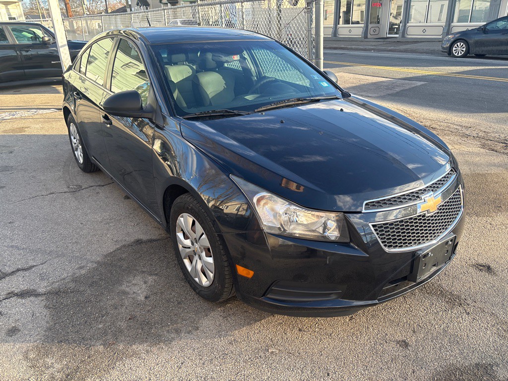 2012 Chevrolet Cruze Image 2