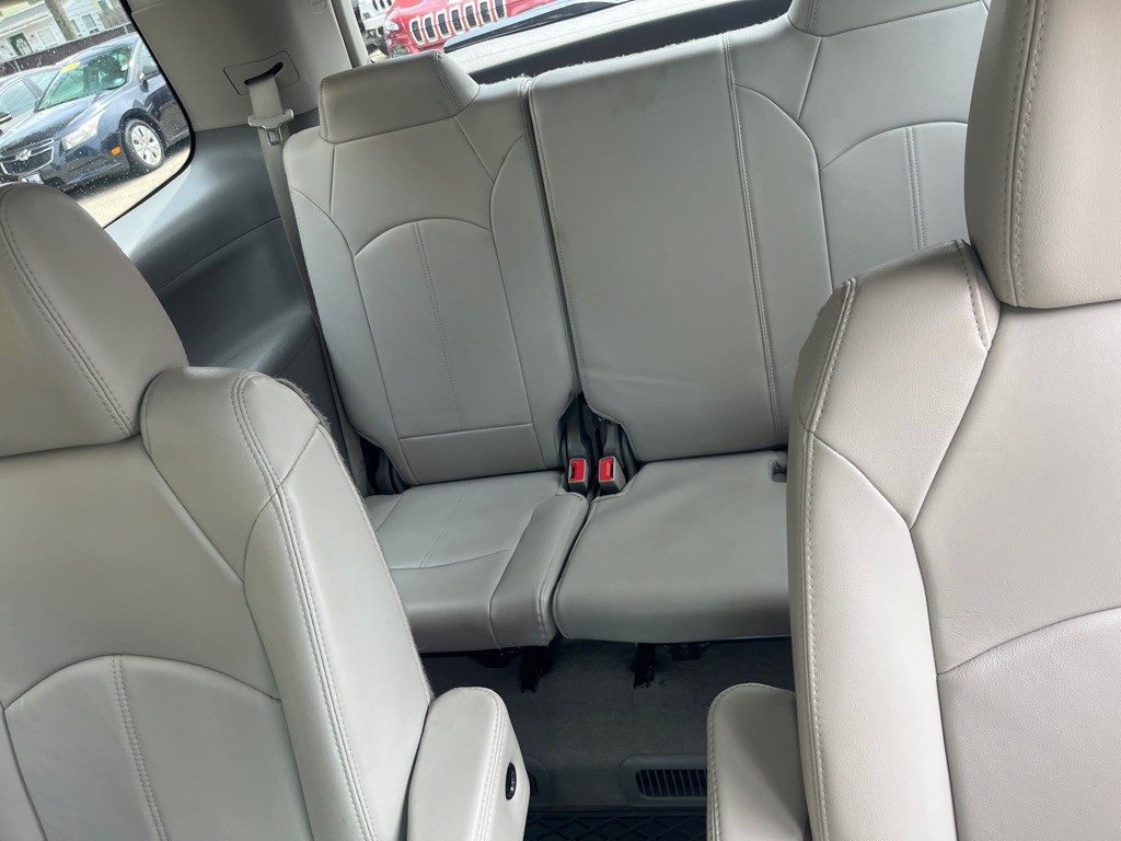 2016 GMC Acadia Image 8