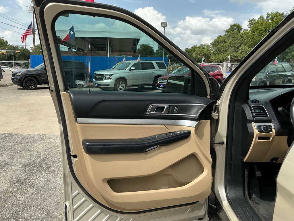 2017 Ford Explorer Image 11