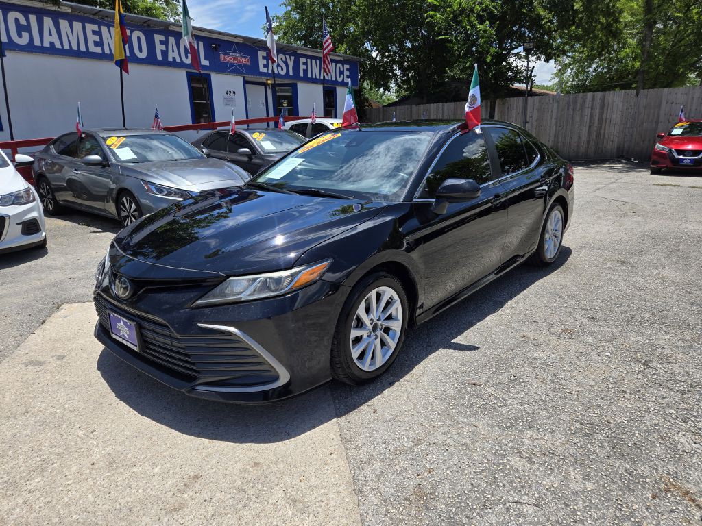 2022 Toyota Camry Image 2