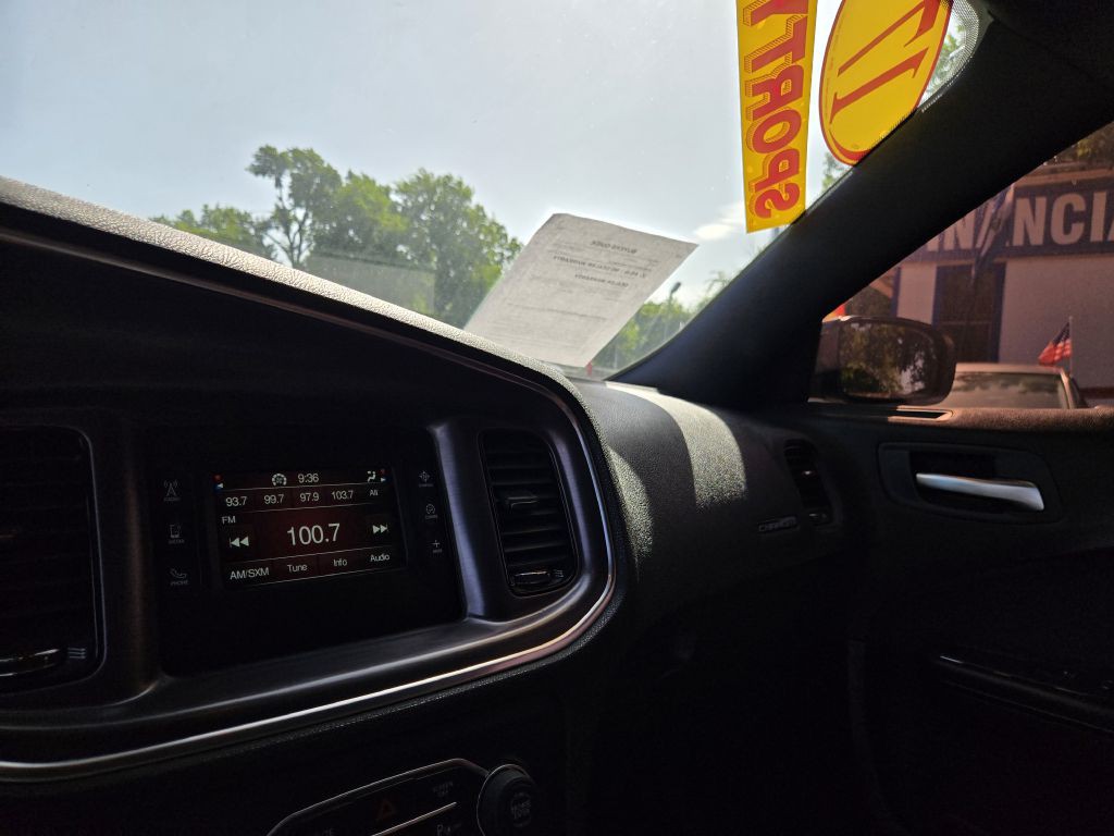 2017 Dodge Charger Image 17