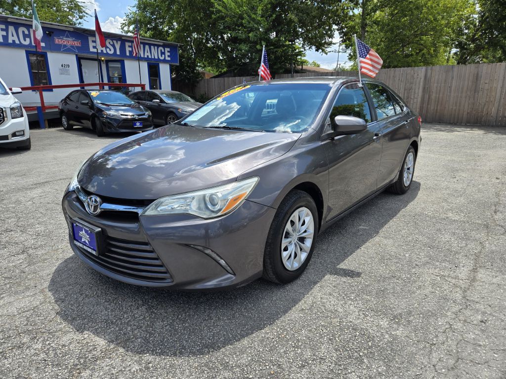 2015 Toyota Camry Image 2