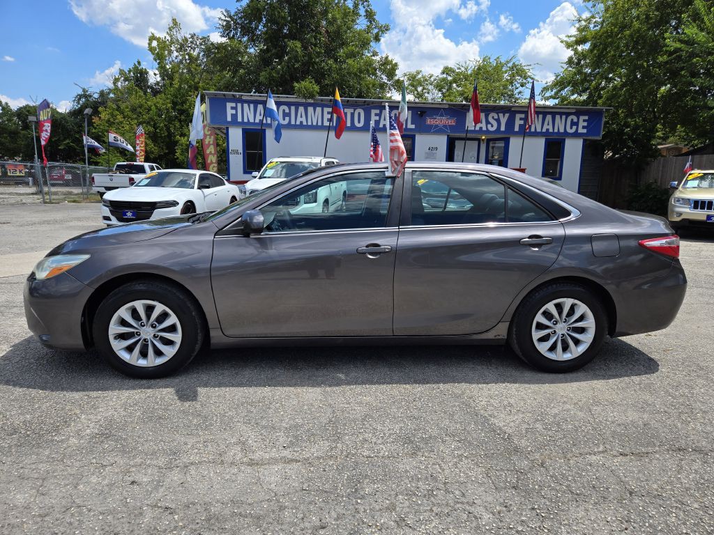 2015 Toyota Camry Image 3